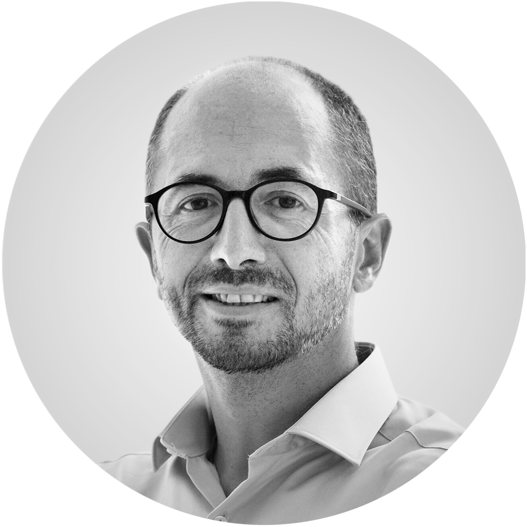 photo-guillaume-costecalde-human-cell-design-1080px-bw